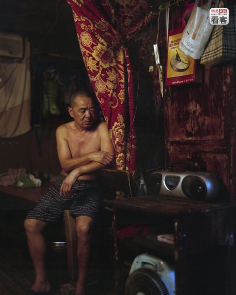 resident portraits of chongqing shibati old twon community