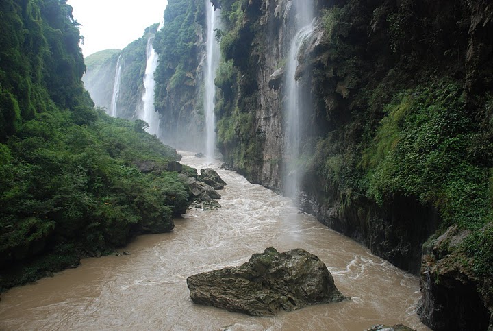 waterfalls in southeast of guizhou province, guizhou tour