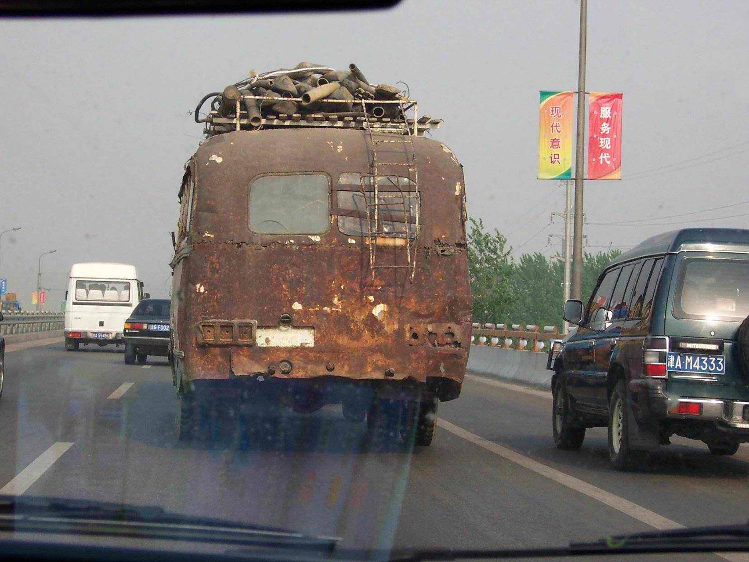 a cool bus hits the road, china funny pictures