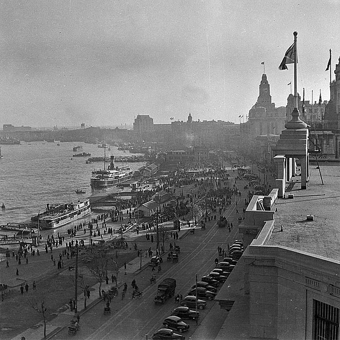 the bund and huangpu river, old shanghai picture