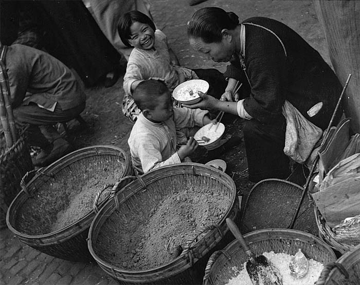 Feeding Children, old shanghai photo