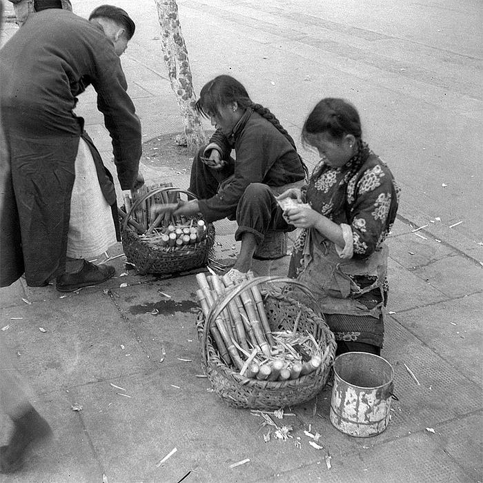 old shanghai people's life, selling sugar cane