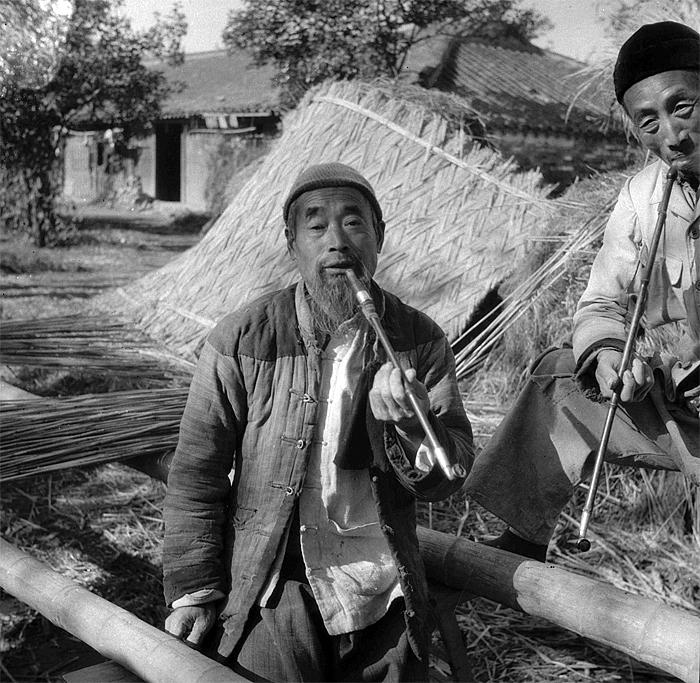 people's life in shanghai in 1945