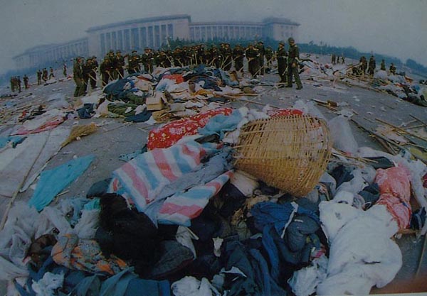 pictures about tiananmen square incident 1989, soldiers clean up Tiananmen Square