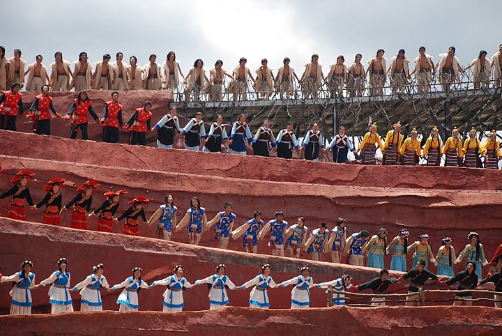 yunnan lijiang pictures, minority, ethnic people performance, ChinaToday.com Yunnan Travel Pictures