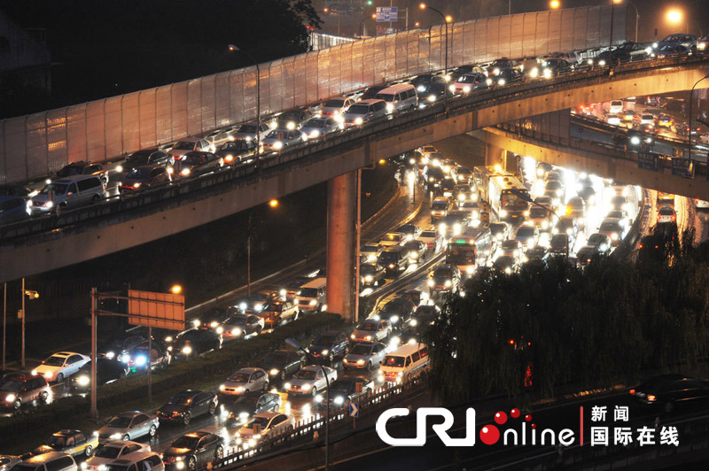 a serious traffic jam in beijing, chinese city's traffic problem