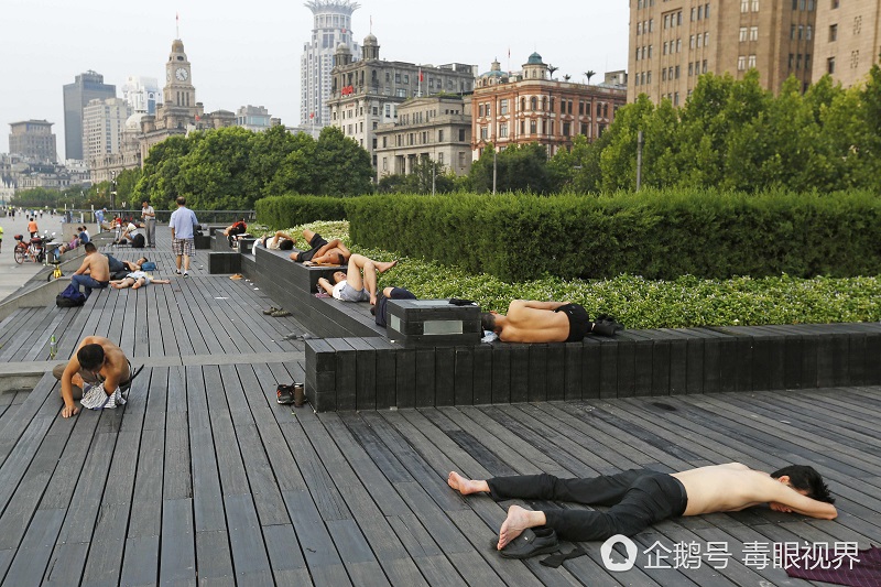 shanghai - too hot to sleep at home