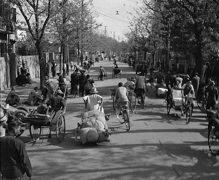shanghai street scene in old time