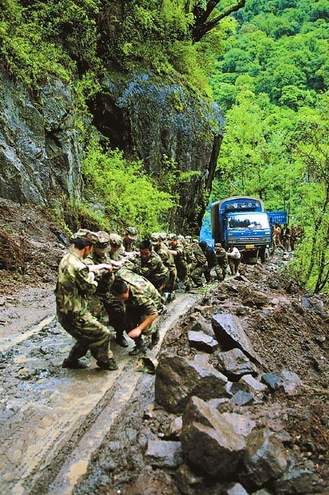 sichuan-tibet highway transportation pictures