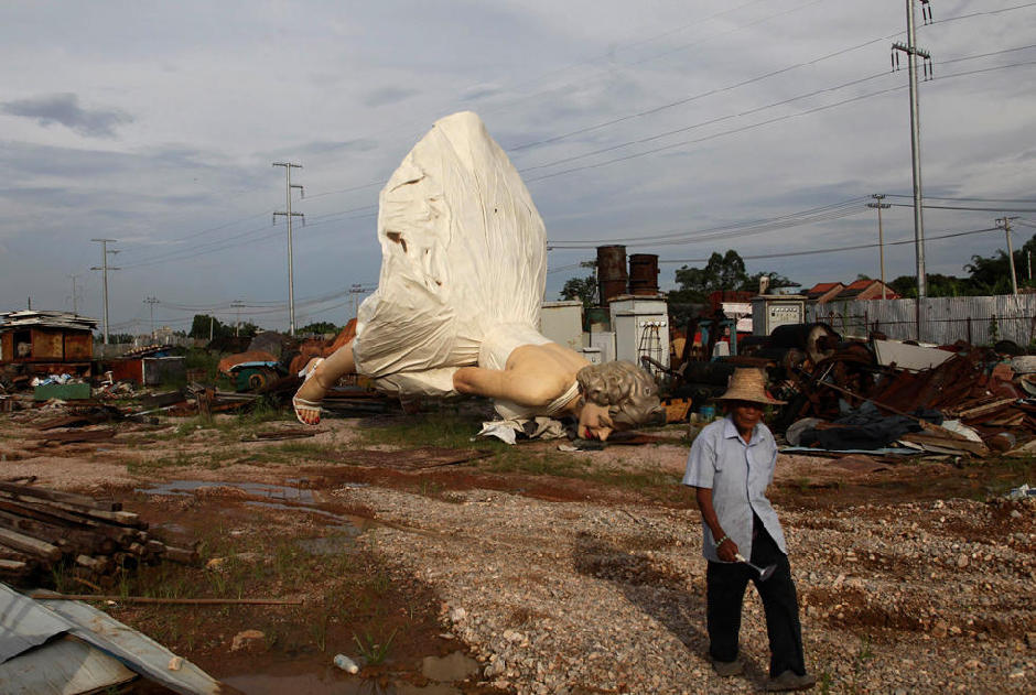 marilyn monroe statue abandoned in china
