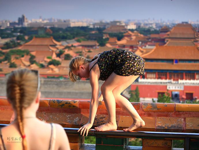 balance and strenght outside the forbidden city